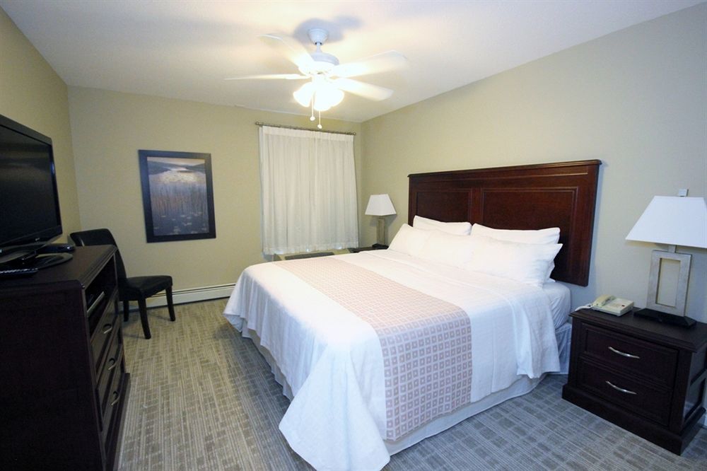 Canterra Suites Hotel Edmonton Ngoại thất bức ảnh