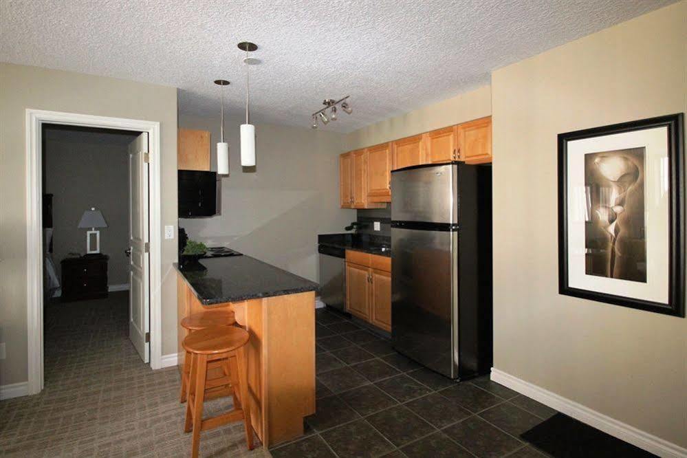Canterra Suites Hotel Edmonton Ngoại thất bức ảnh