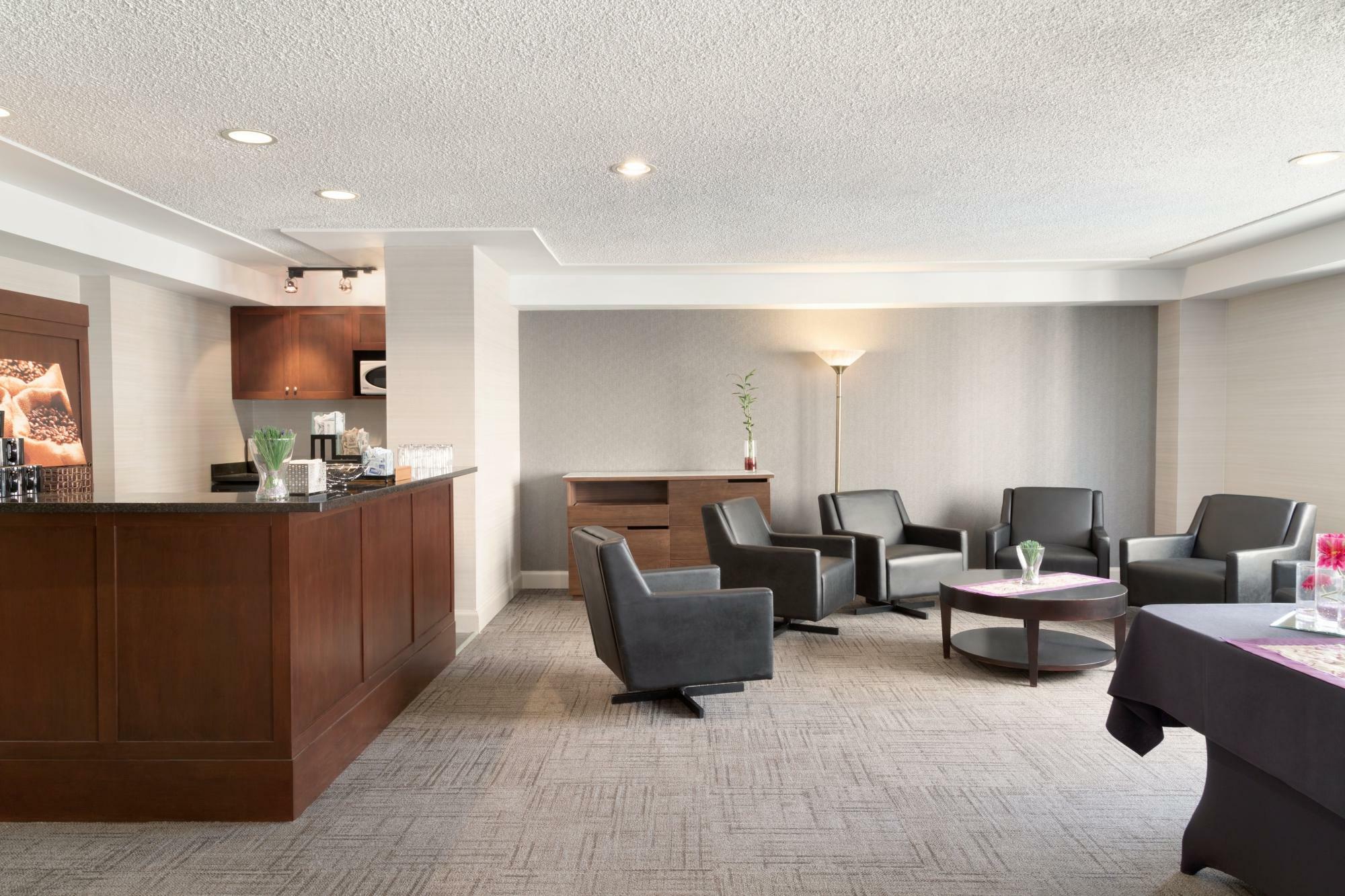 Canterra Suites Hotel Edmonton Ngoại thất bức ảnh